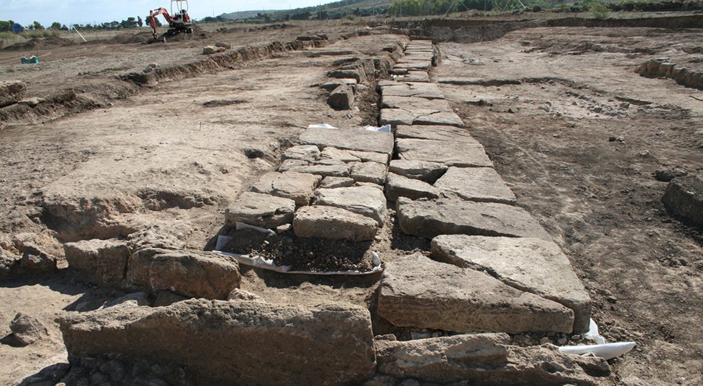 La Soprintendenza di Cagliari e Oristano - in pieno accordo con la Fondazione - sarà presto protagonista di un nuovo intervento di scavo sul sito di Mont’e Prama.