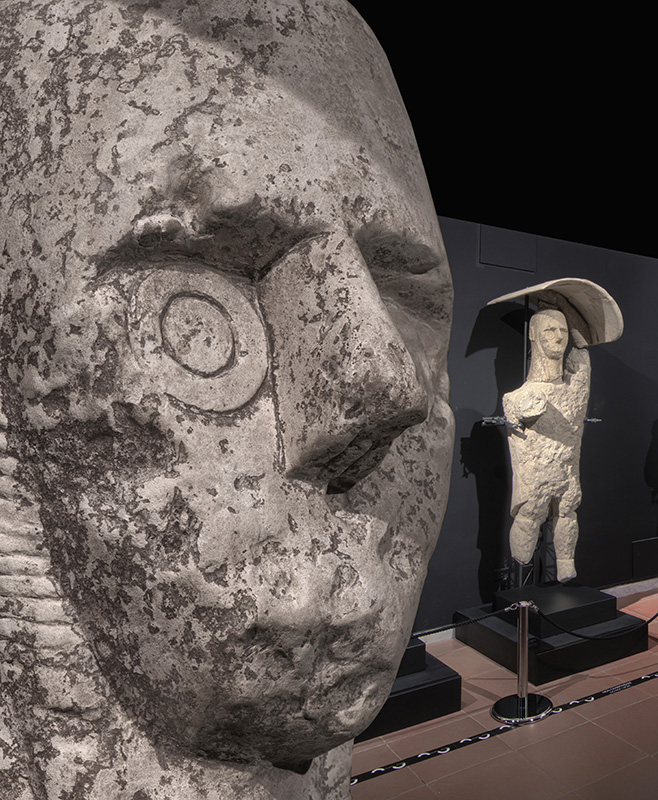 Inaugurato nel 1997, il Museo civico Giovanni Marongiu custodisce importanti testimonianze del territorio comunale di Cabras, dalla preistoria al periodo romano.